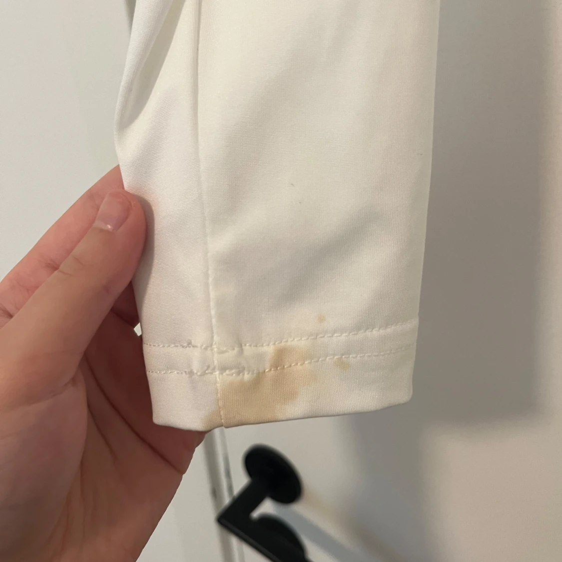 Vit långärmad omlottopp med drapering - 1