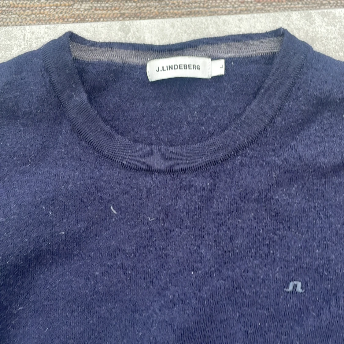 Mörkblå ulltröja från J.Lindeberg - 1