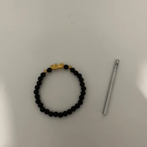 Armband  - Fick armbandet med h rmes bältet jag köpte men den är riktigt inte min still därför jag säljer den 