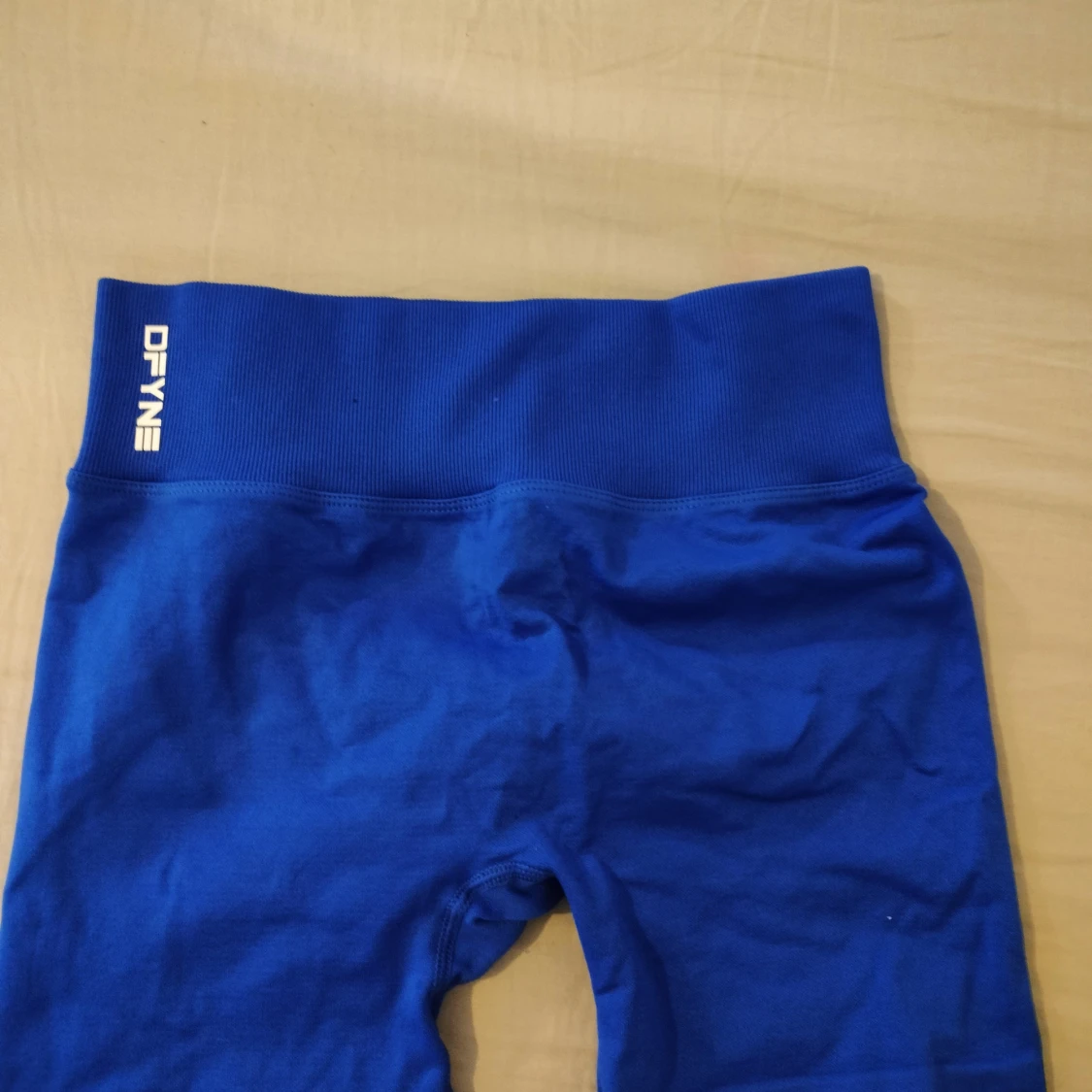 Blå gym shorts från DFYNE - 2