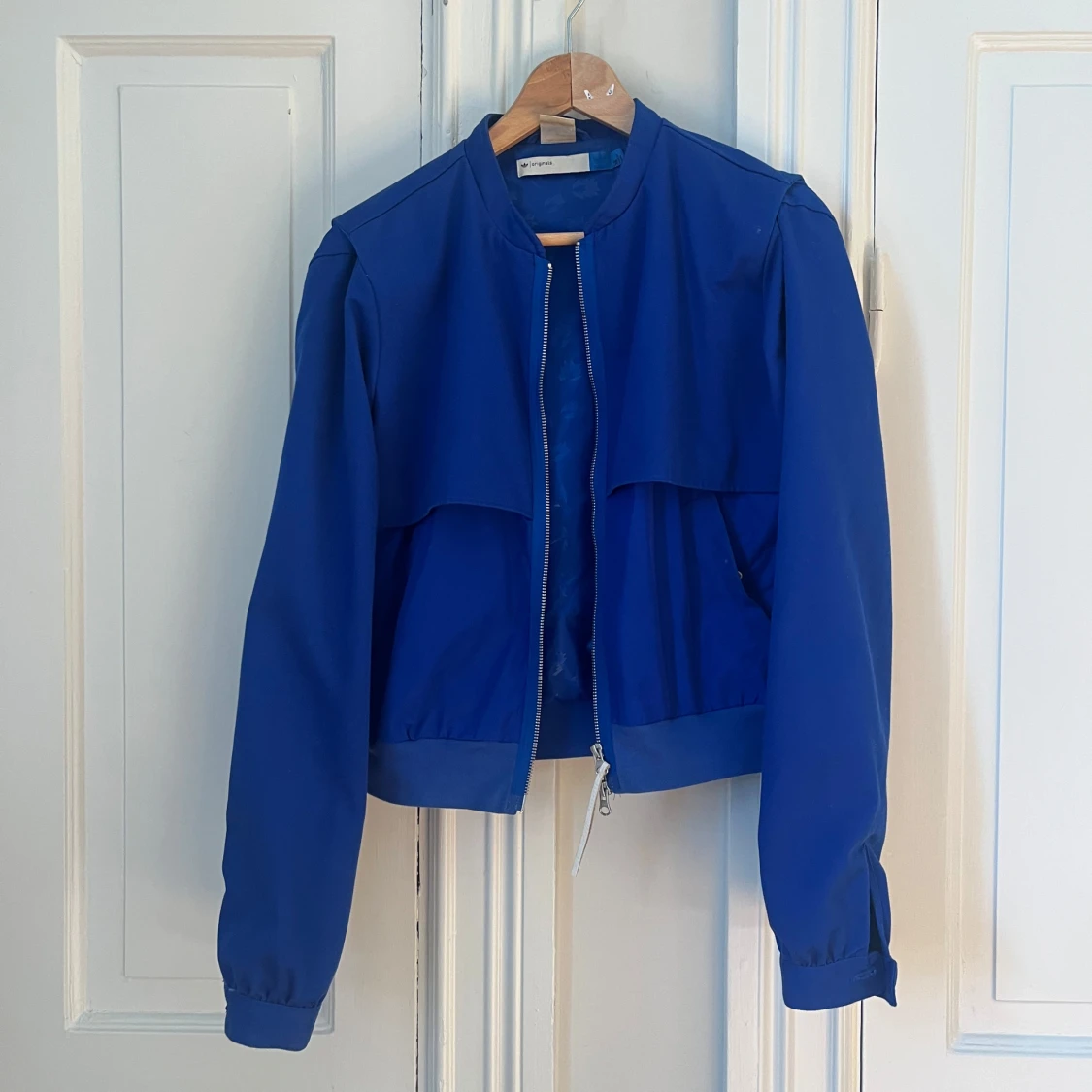 Blå bomberjacka från Adidas Originals