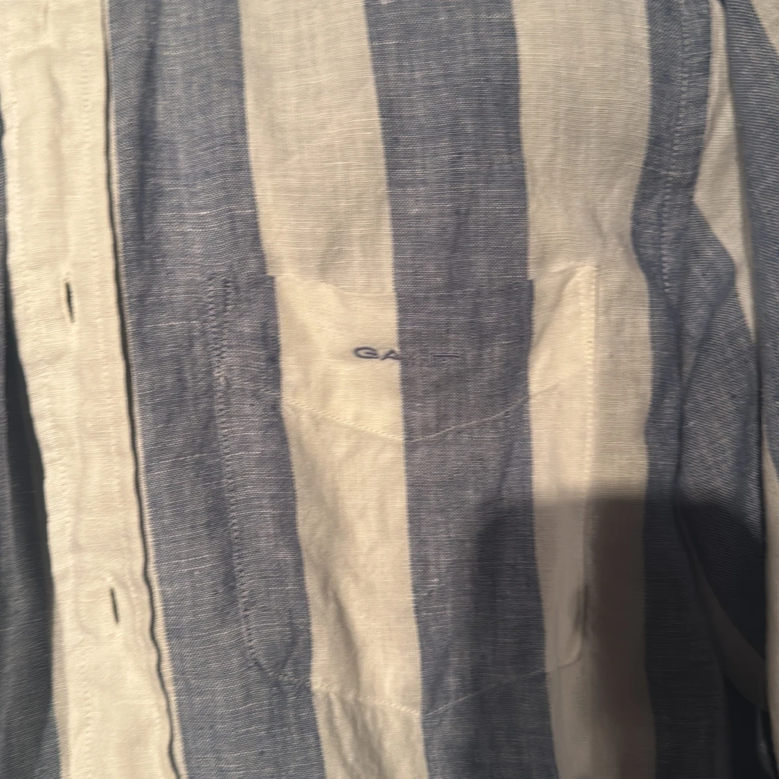 Randig linneskjorta från GANT - 1