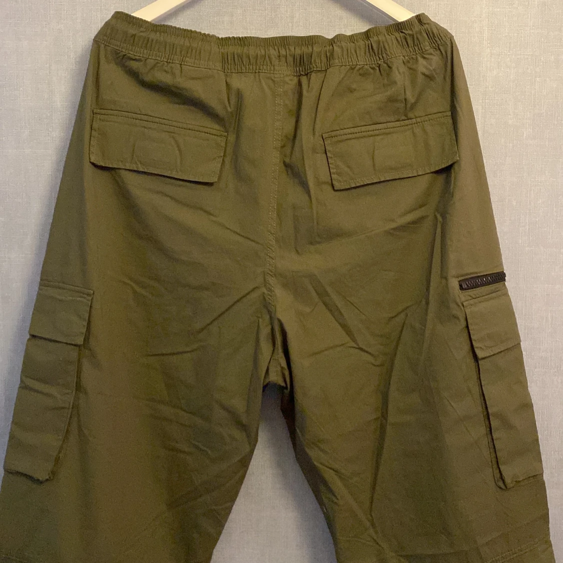 Olivgröna cargobyxor från H&M L - 4