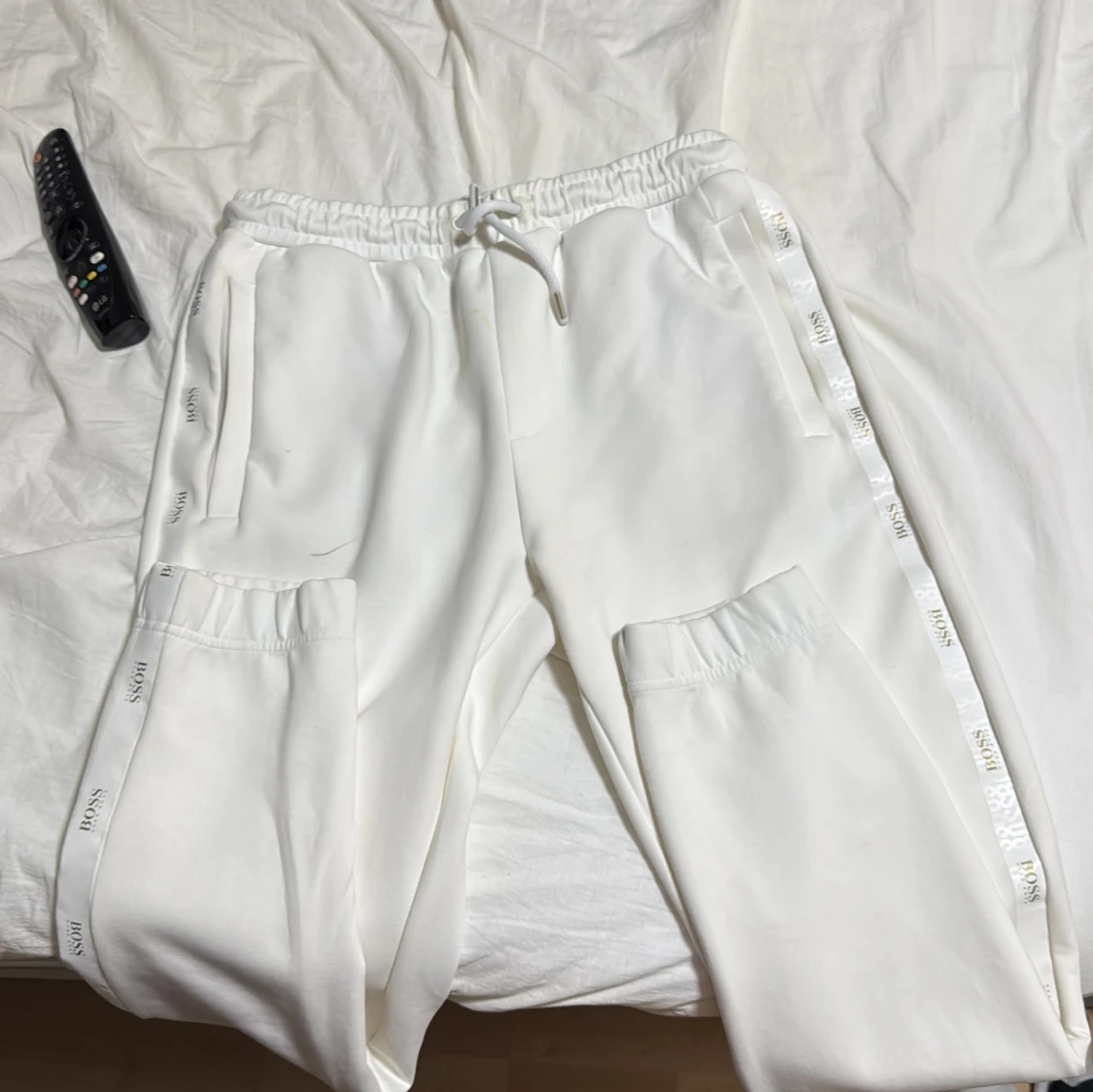 Vita mjukisbyxor från Hugo Boss