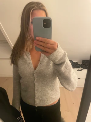 grå kofta - bra skick, skriv vid frågor!💕