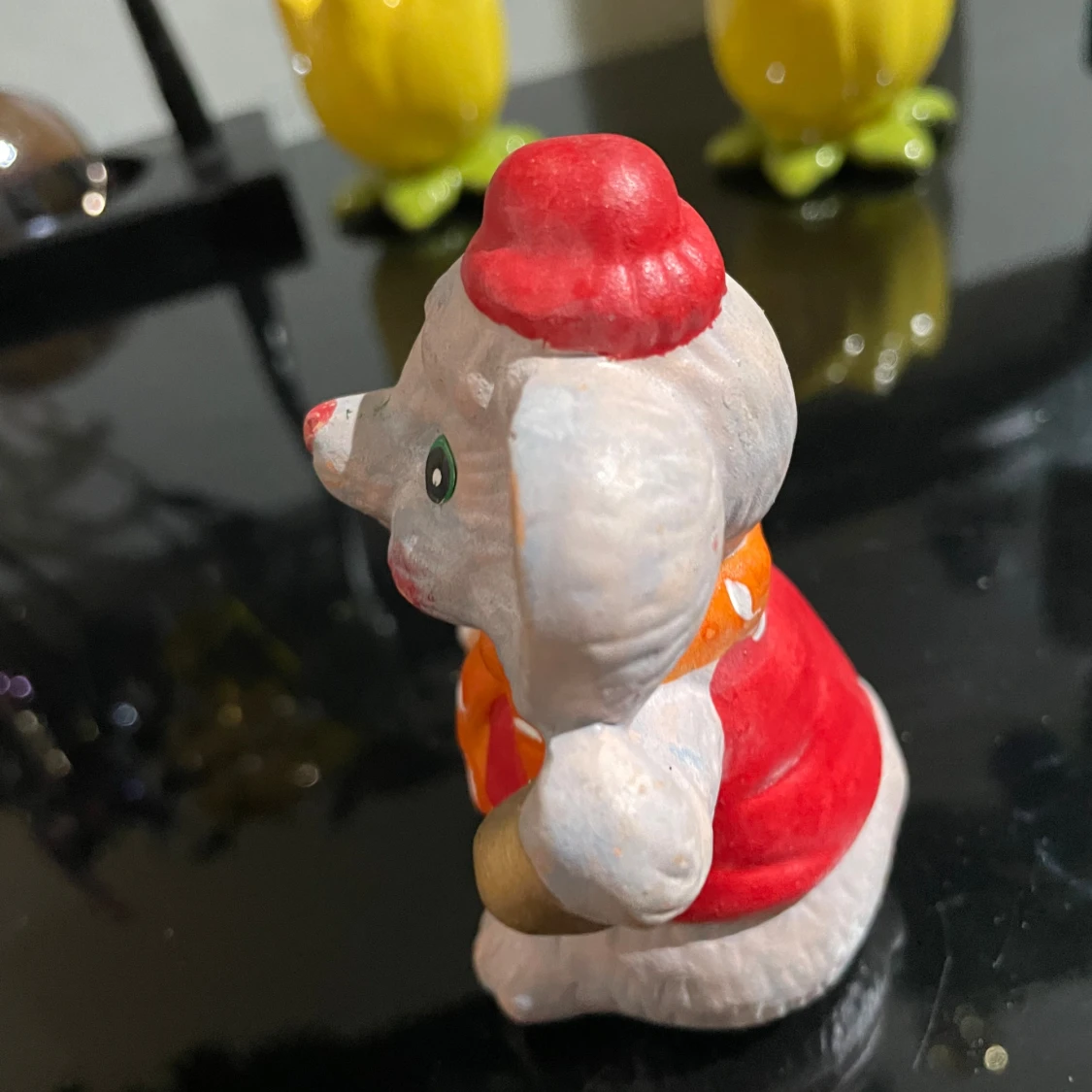 Söt musfigur elefant i keramik med röd mössa - 2