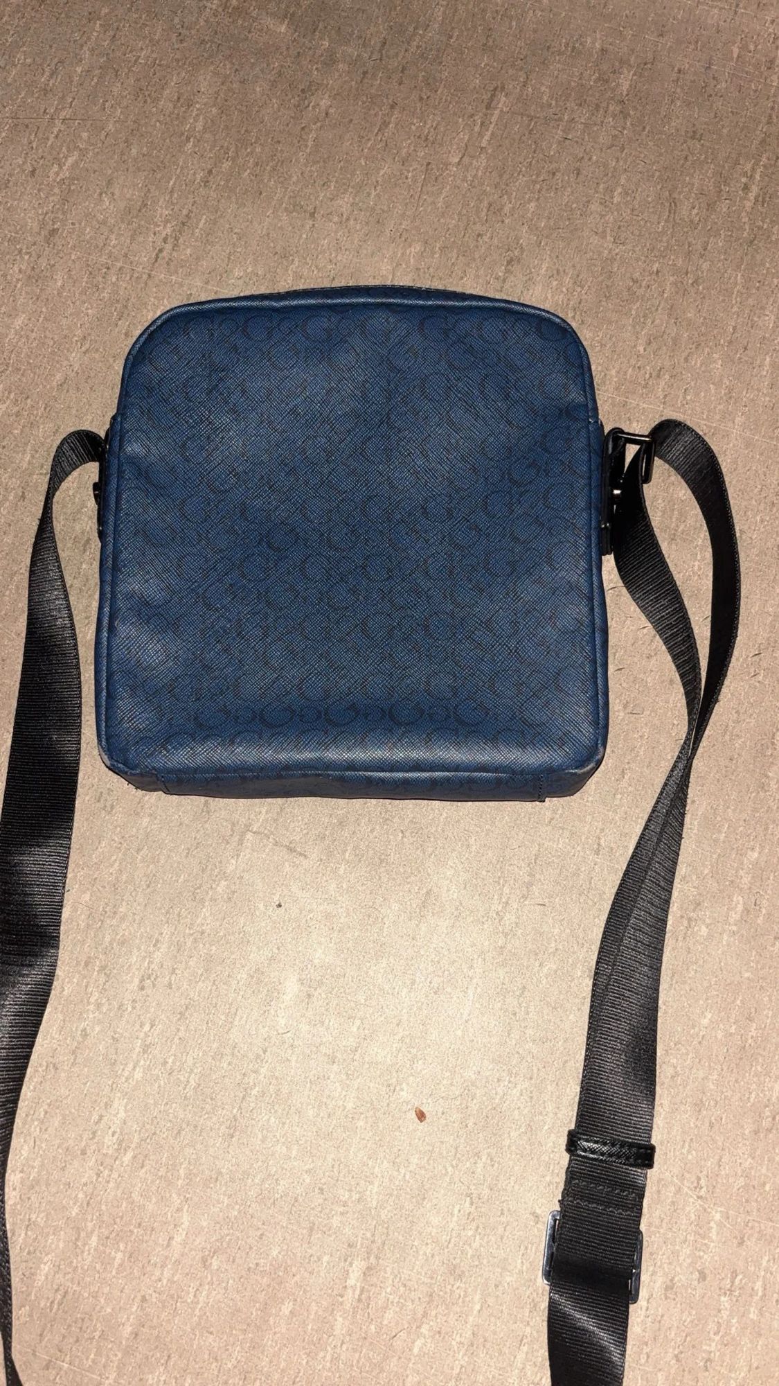 Blå axelväska från Guess ÄKTA - 1