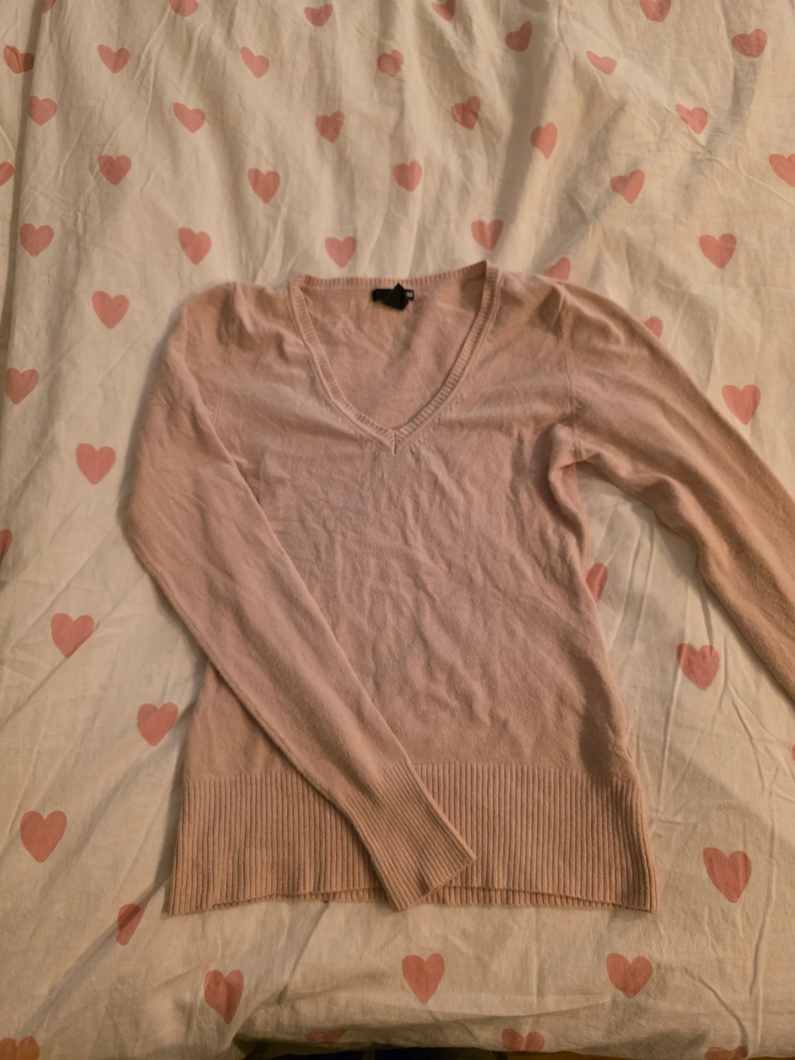 Ljus rosa v-ringad tröja från H&M - 1