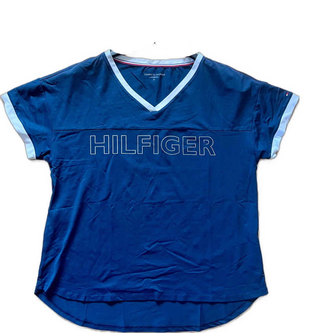 Blå t-shirt från Tommy Hilfiger