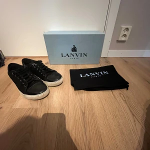 Svarta sneakers från Lanvin i skinn - Säljer ett par slitna lanvins, priset kan diskuteras 