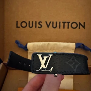 Louis Vuitton armband - Louis Vuitton slim bracelet ~ storlek 22 ~ kvitto finns ~ skick 10/10 ~ vid frågor skriv