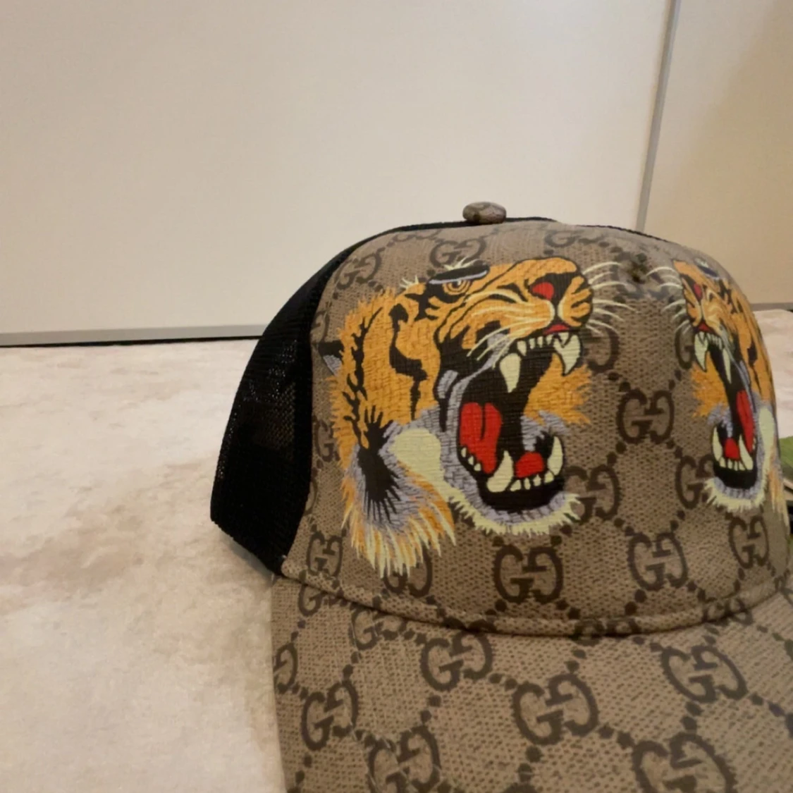 Gucci keps med tigertryck och GG-mönster - 1