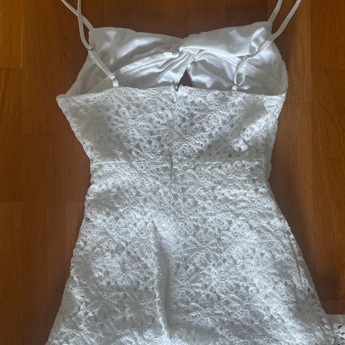 Vit spetsklänning  - 3
