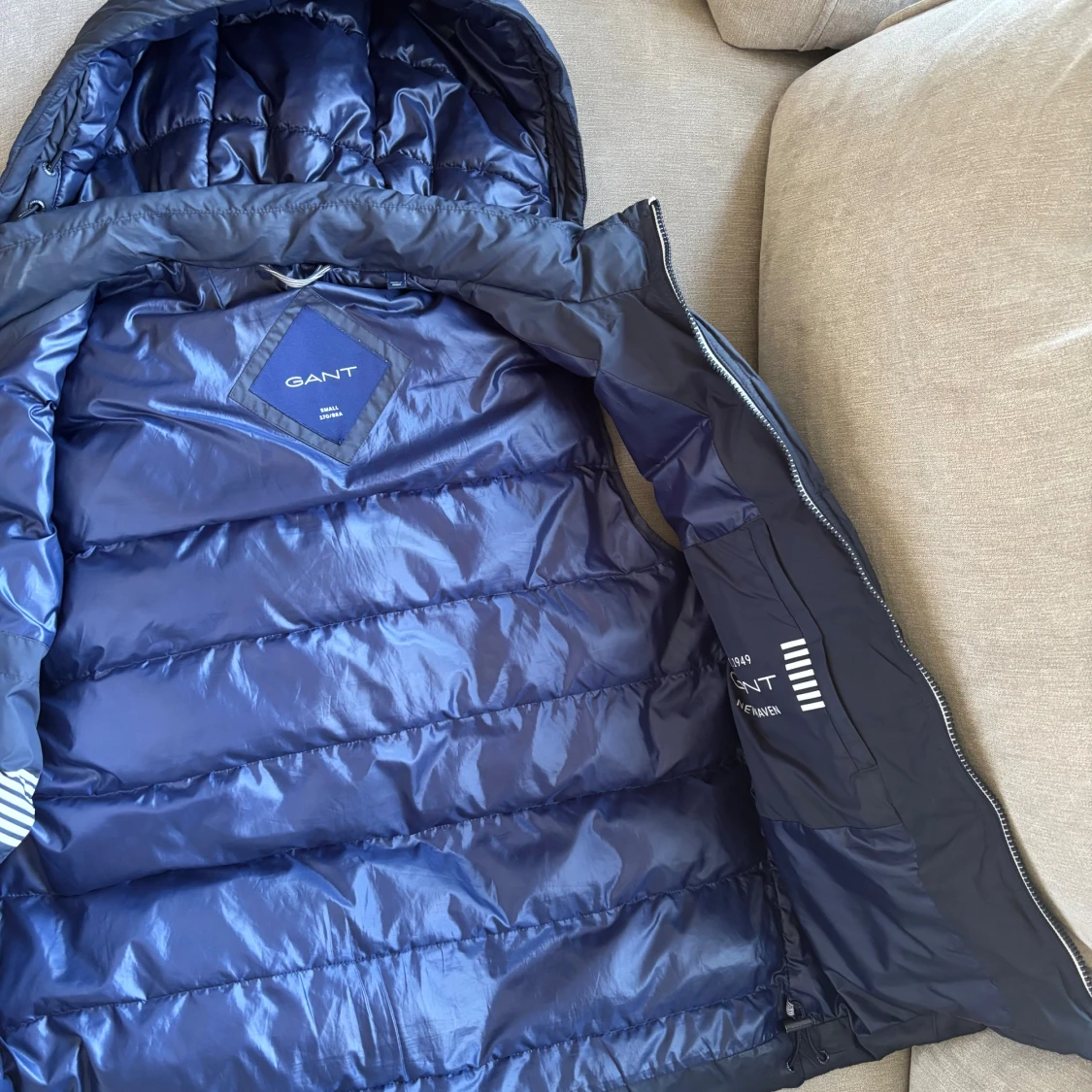 Mörkblå väst från GANT - 2
