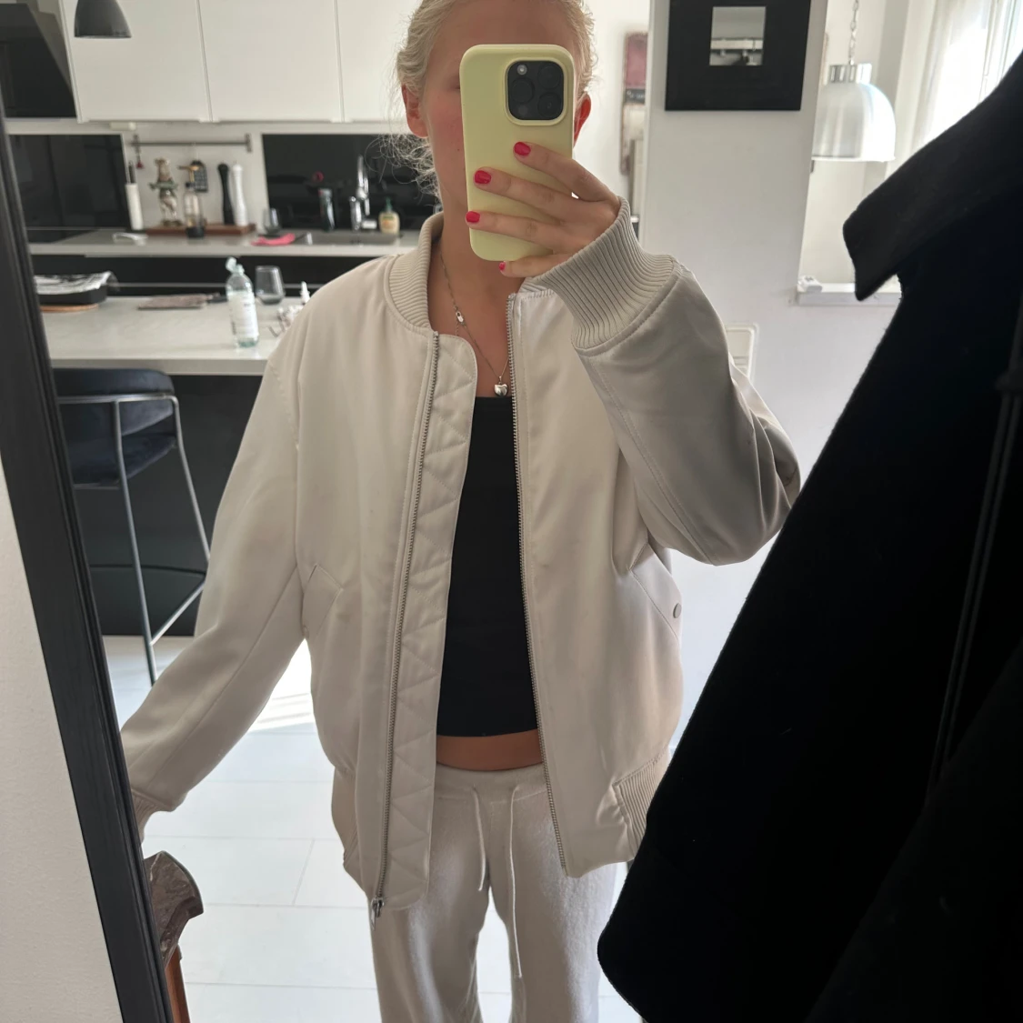 Vit oversized bomberjacka H&M - 1