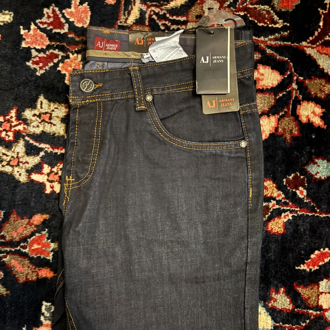 Mörkblå Armani Jeans