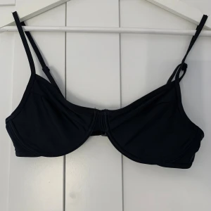 Bikiniöverdel - Säljer då den inte passade mig, endast testad!