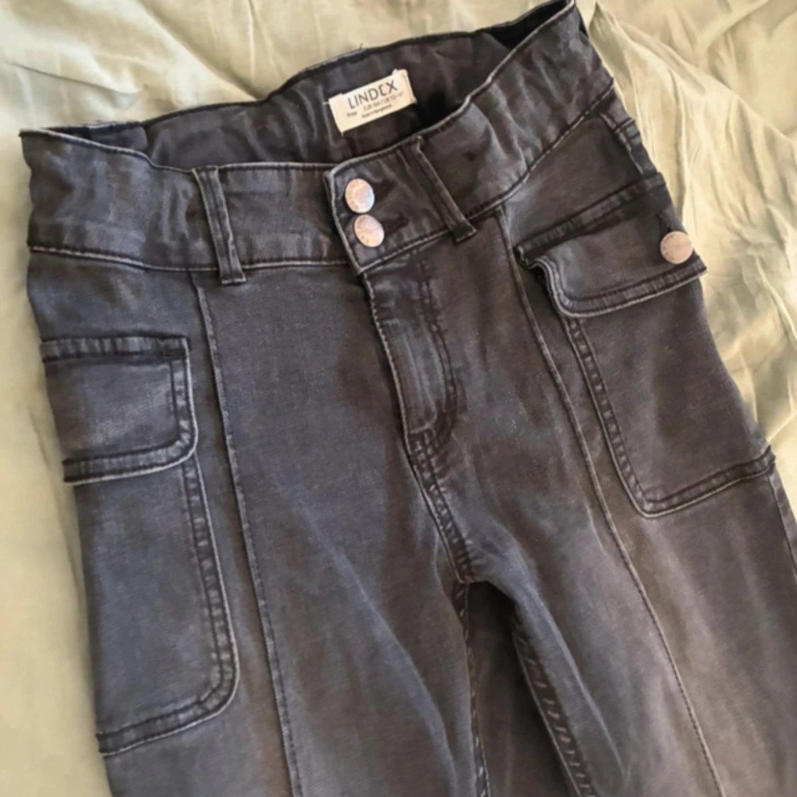 Svarta/ grå jeans från Lindex💘  - 1