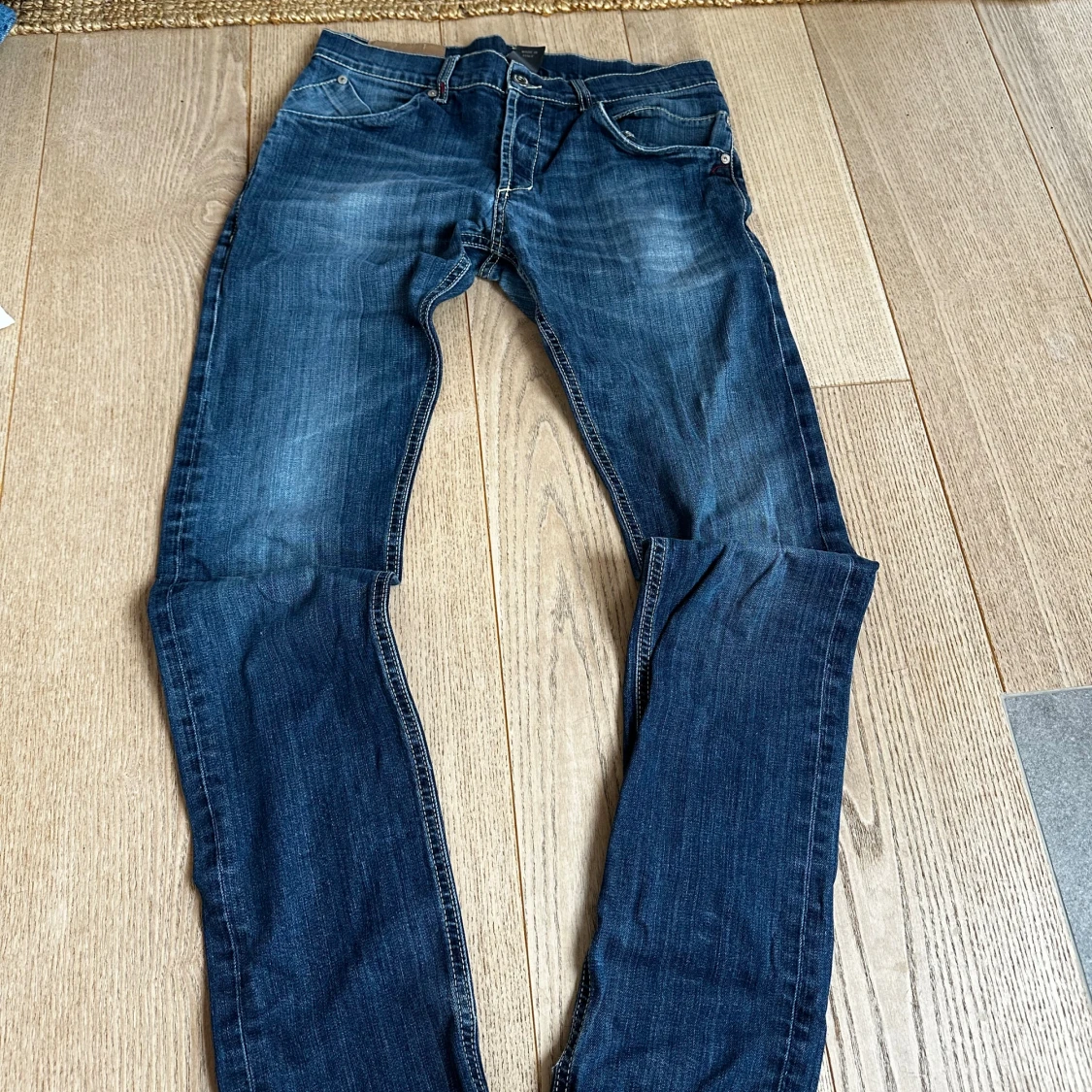 Dondup  mörkblå jeans