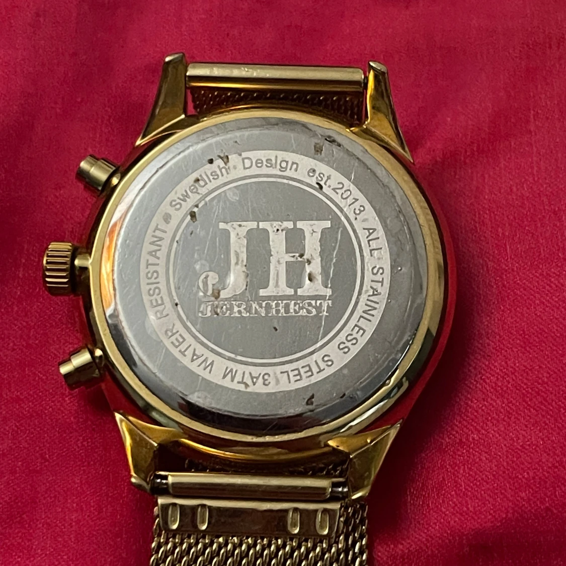 Jernhest guldig meshklocka - 2