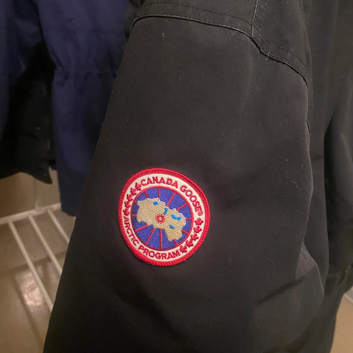 Svart dunjacka från Canada Goose M - 3