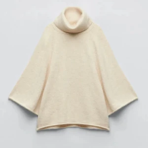 Zara polotröja - Supermysig beige polotröja från Zara med breda trekvartsärmar, slutsåld på hemsidan🤩 använd men i bra skick☺️