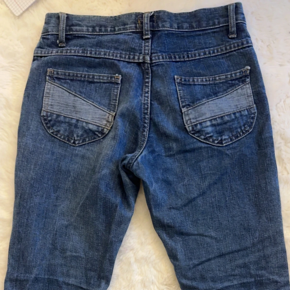 Blå jeans med snörning och paneler - 3