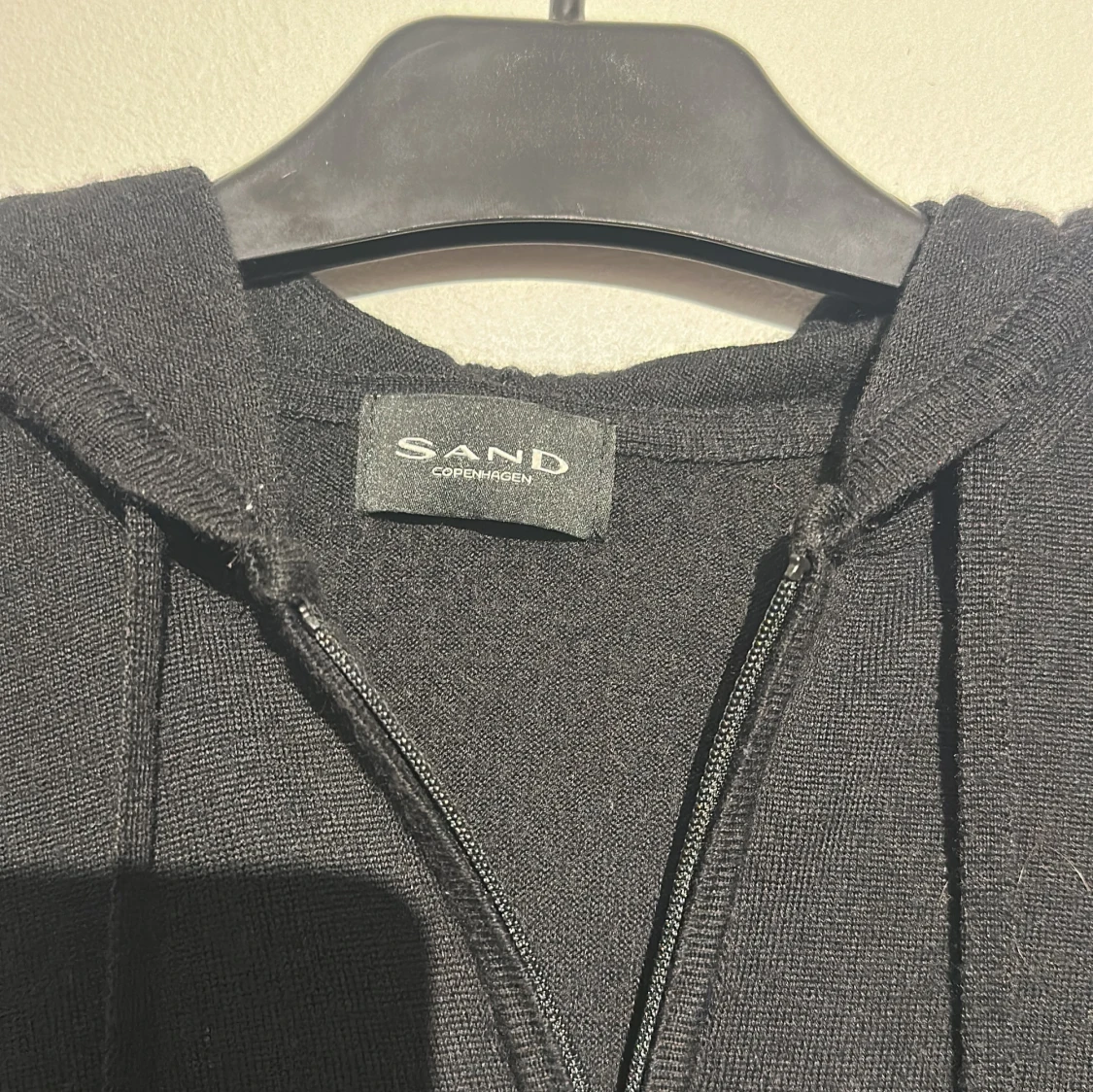 Svart hoodie från Sand Copenhagen - 1