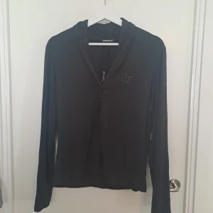 Långärmad tröja - Långärmad tröja med diamanter. Str 42. 🩷