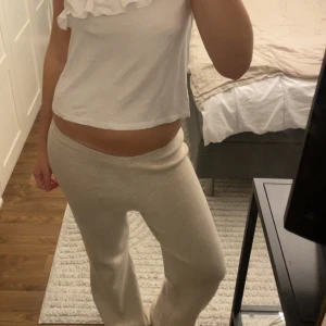 Off shoulder topp vit - Jättefin off shoulder topp 