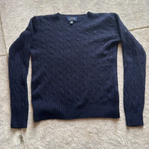 Kashmir Ralph Lauren - Fin kabelstickad kashmirtröja från Ralph Lauren