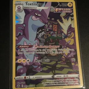 Toxtricity #GG09 - Säljer nu mitt Toxtricity #GG09 kort. Väldigt bra skick, varit sleevad sen jag öppnade den och bra förvarad.