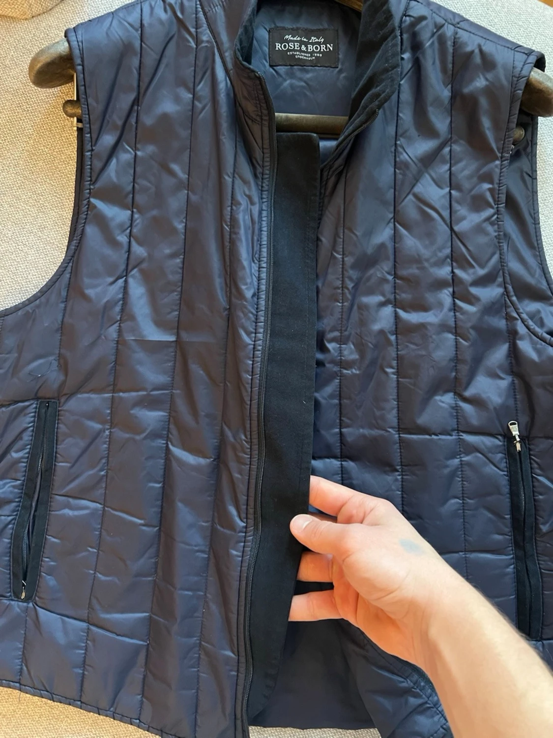 Rose & Born mörkblå quiltad dunväst  - 2