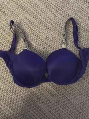 VS BH  - Bombshell push-up BH. Köpt i USA. 