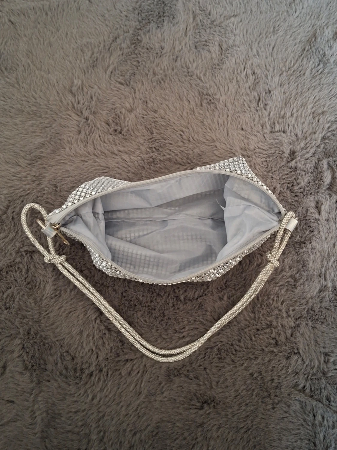 Glittrig silver axelväska - 2