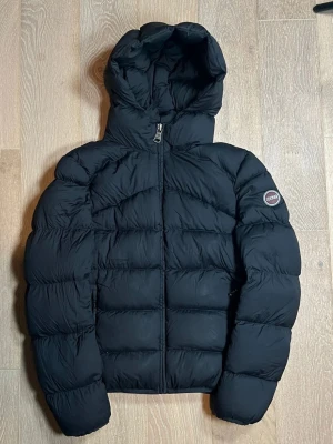 Colmar jacka - Säljer en varm Colmar jacka | mycket bra skick | strl S |