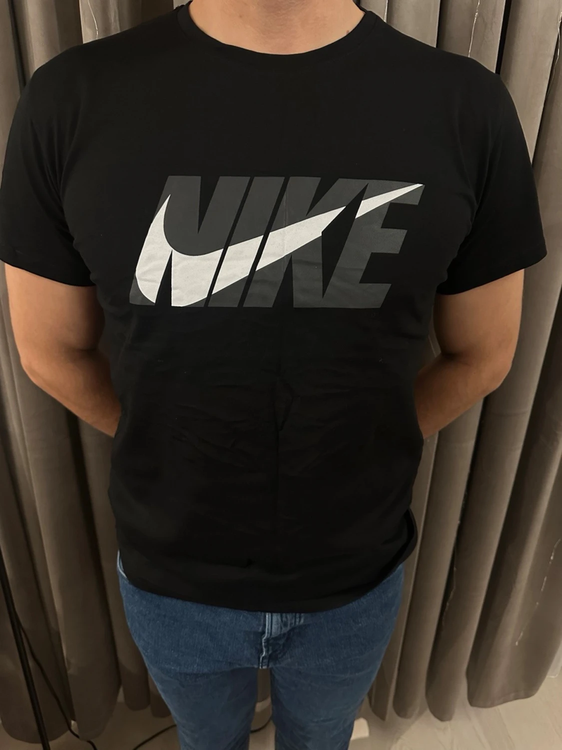 Svart Nike t-shirt med stor logga
