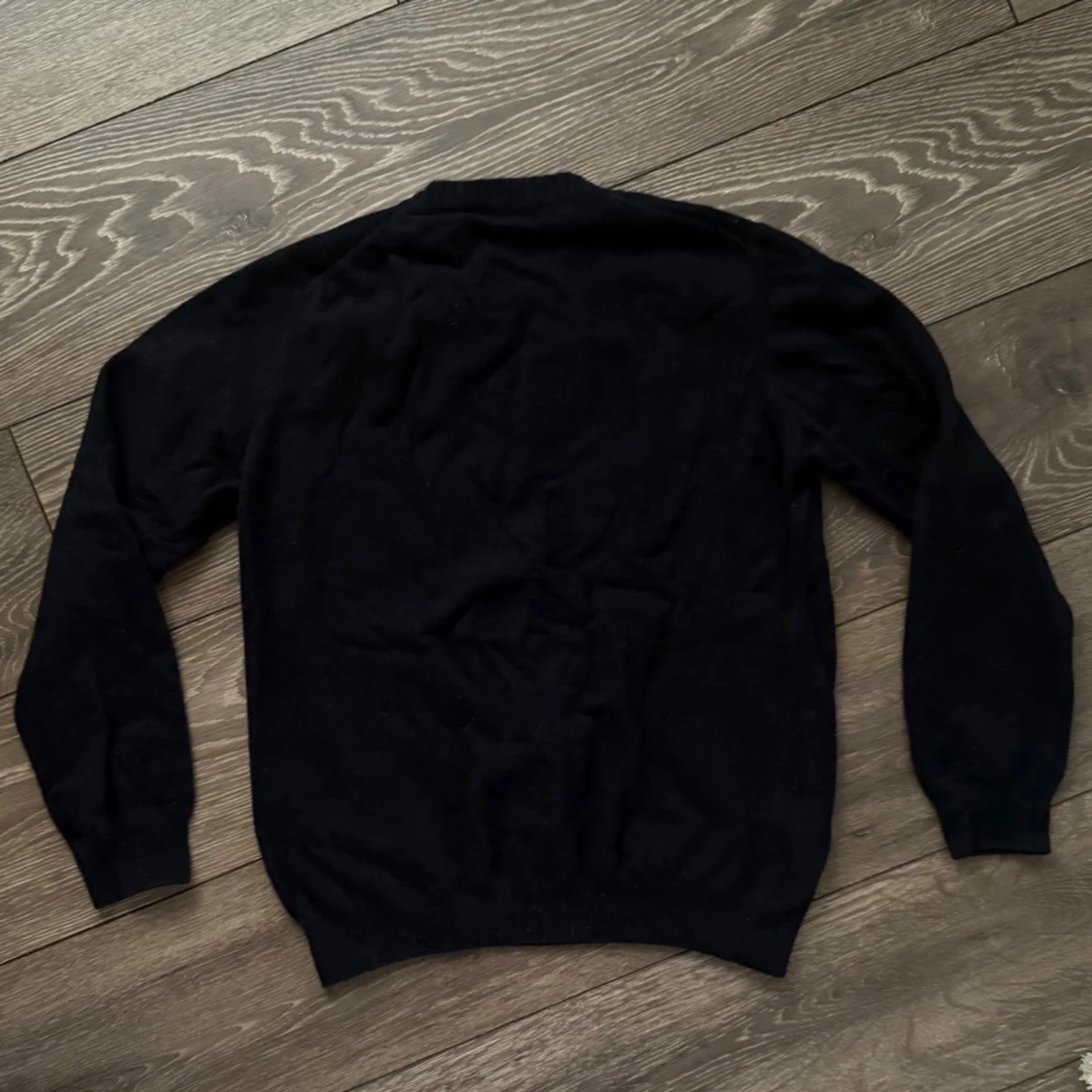 Mörkblå kashmirtröja Oscar Jacobson - 1