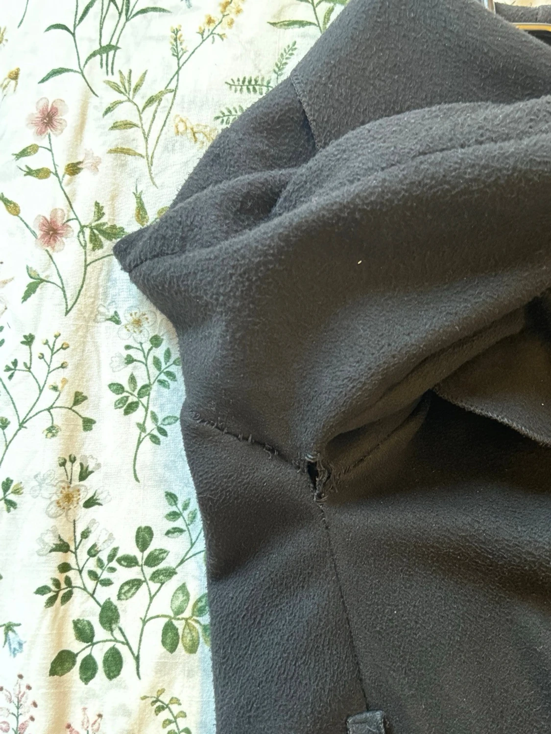 Svart omlott kappa med bälte - 4