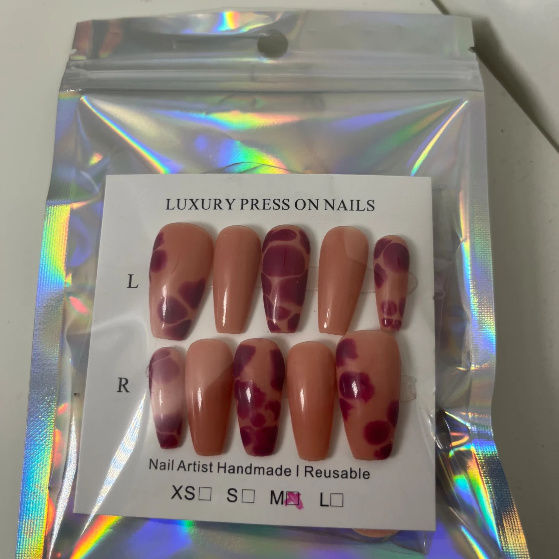 Lyxiga press-on naglar med mönster