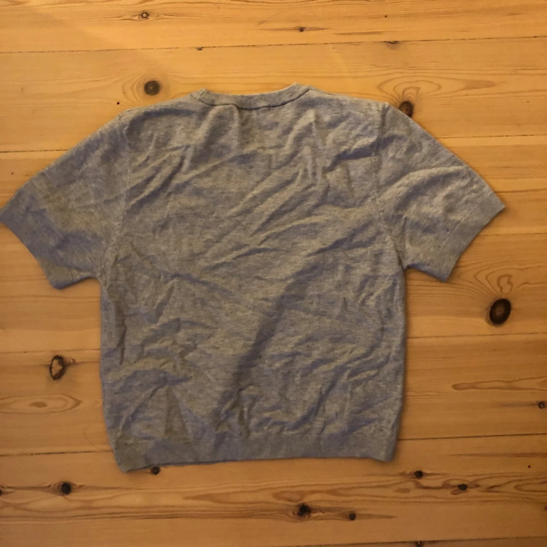 Grå stickad tröja från Gina Tricot - 1