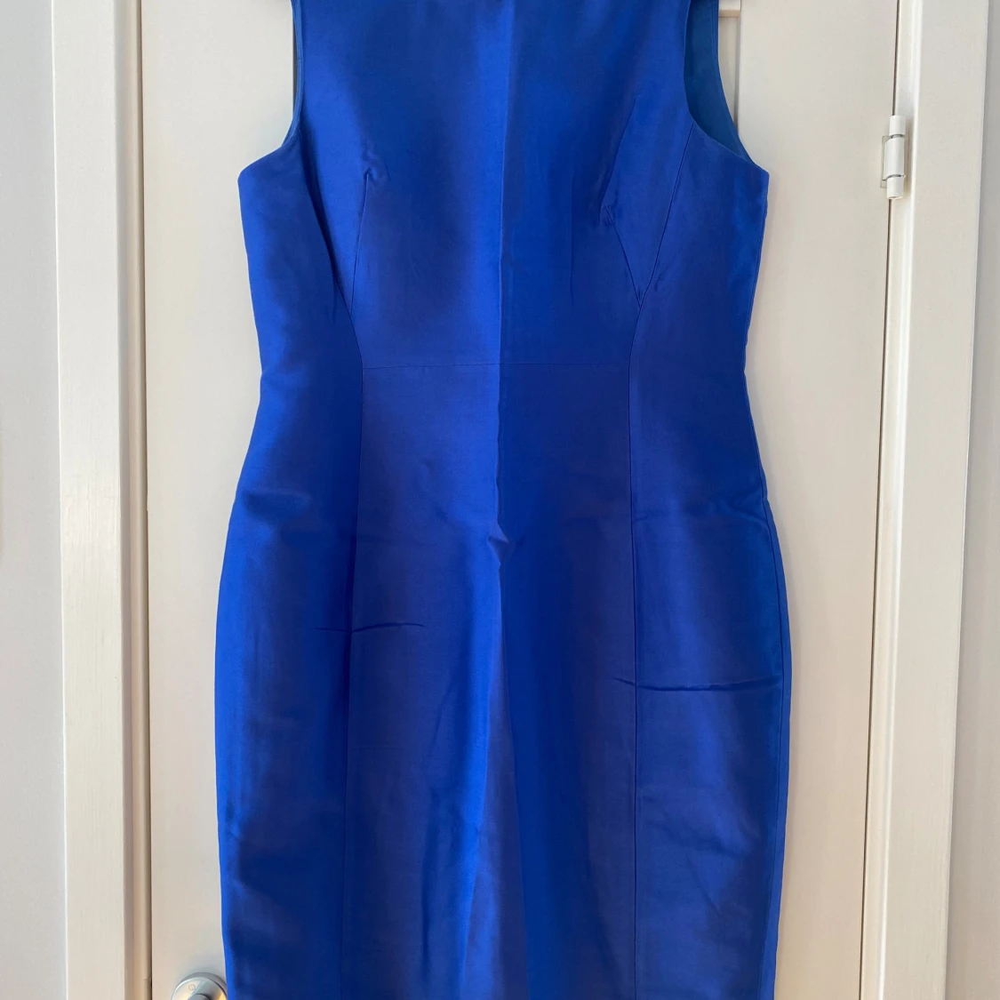 Kornblå ärmlös klänning från Hobbs