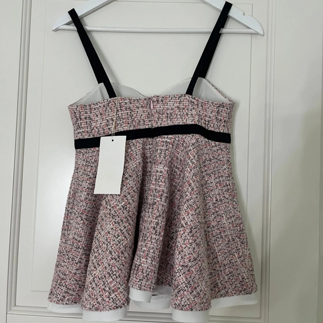 Mönstrad topp från ZARA med rosett och svarta band - 3