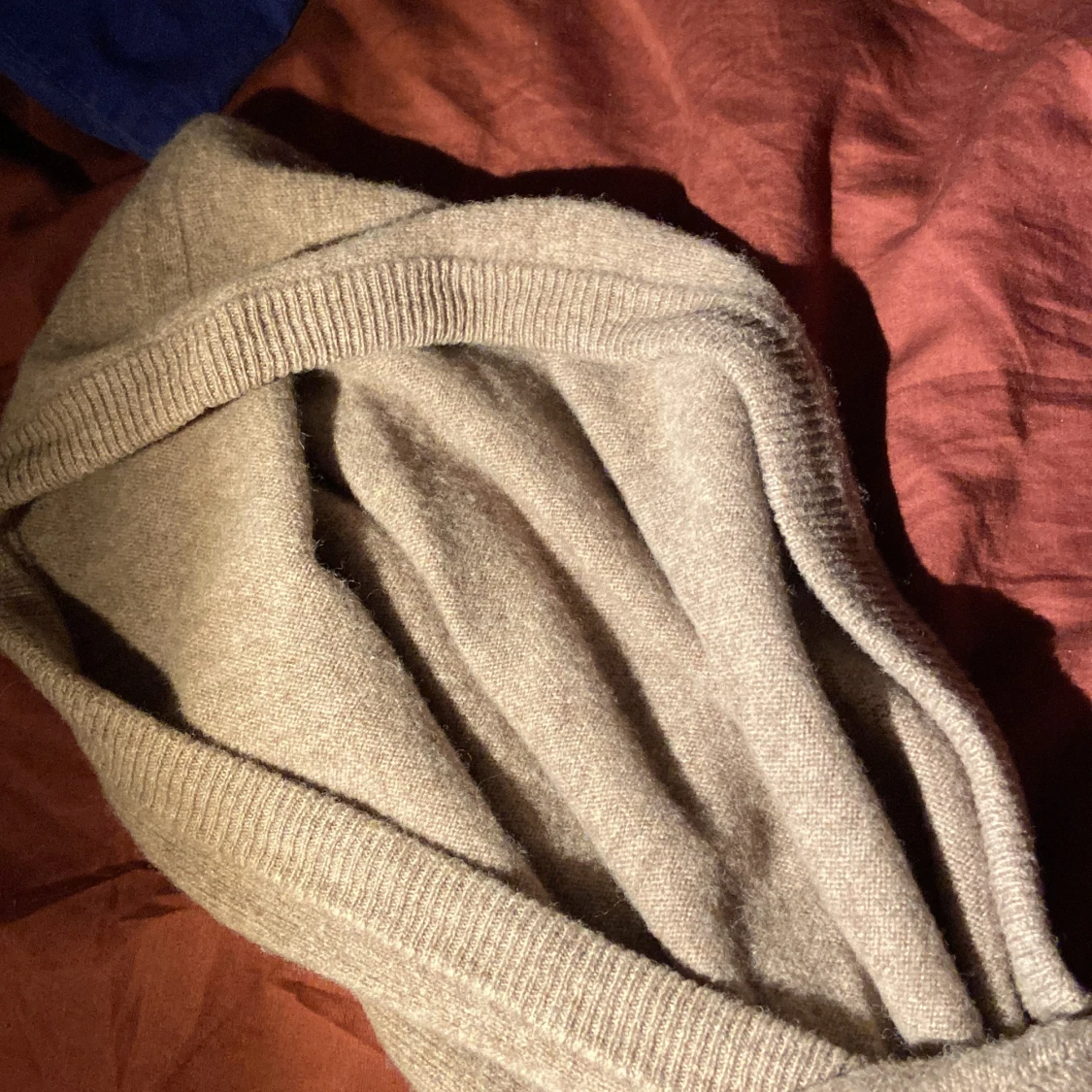 Beige hoodie i kashmirblandning - 3