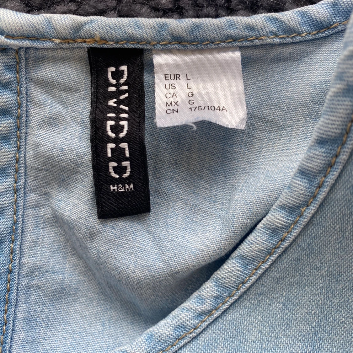 Ljusblå kort klänning från H&M Divided - 2