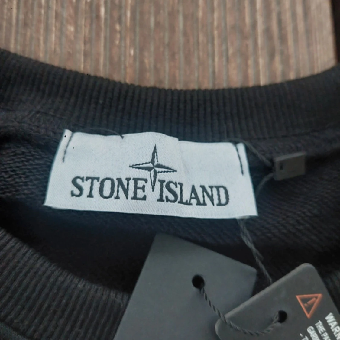 Svart sweatshirt från Stone Island - 2