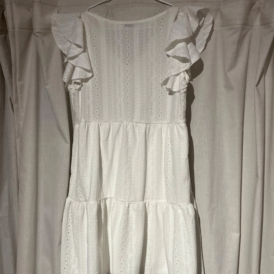 Vit volangklänning - 1