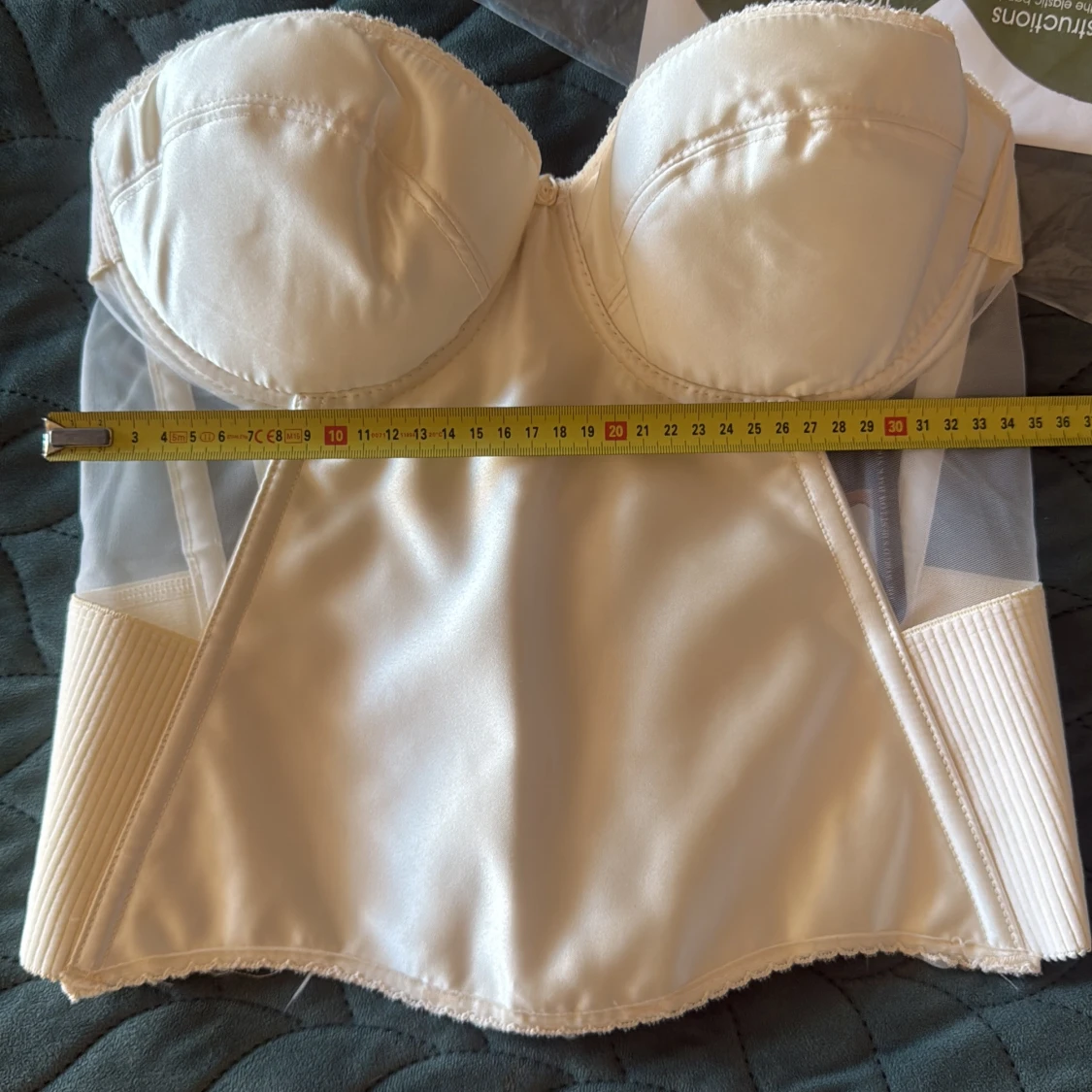 Ivory korsett med mesh och satin - 4
