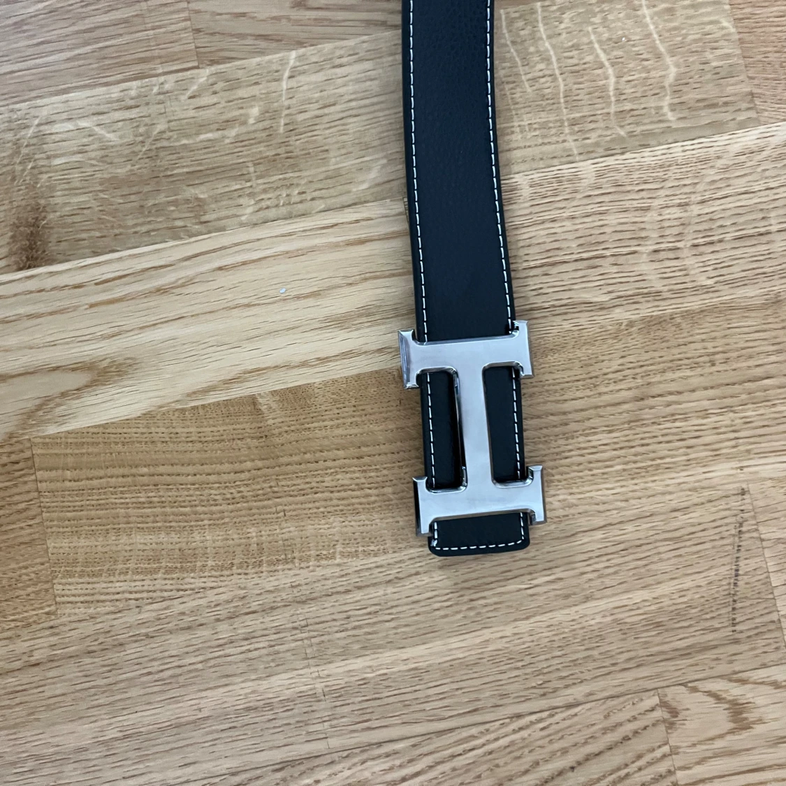 Svart H-spänne bälte  - 2