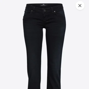 Svarta ltb jeans - Dessa ltb jeans i storlek 27/32. Inga synliga defekter och så gott som nya ❤️